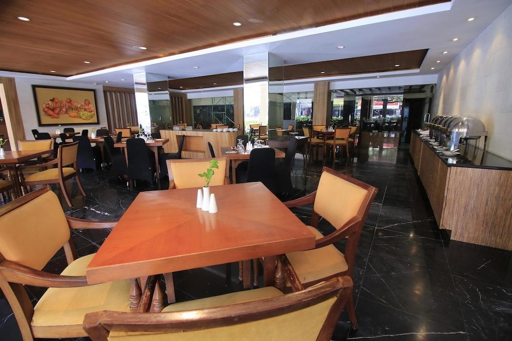 Hotel Mutiara Malioboro Yogyakarta Extérieur photo