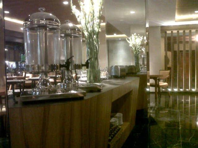 Hotel Mutiara Malioboro Yogyakarta Extérieur photo