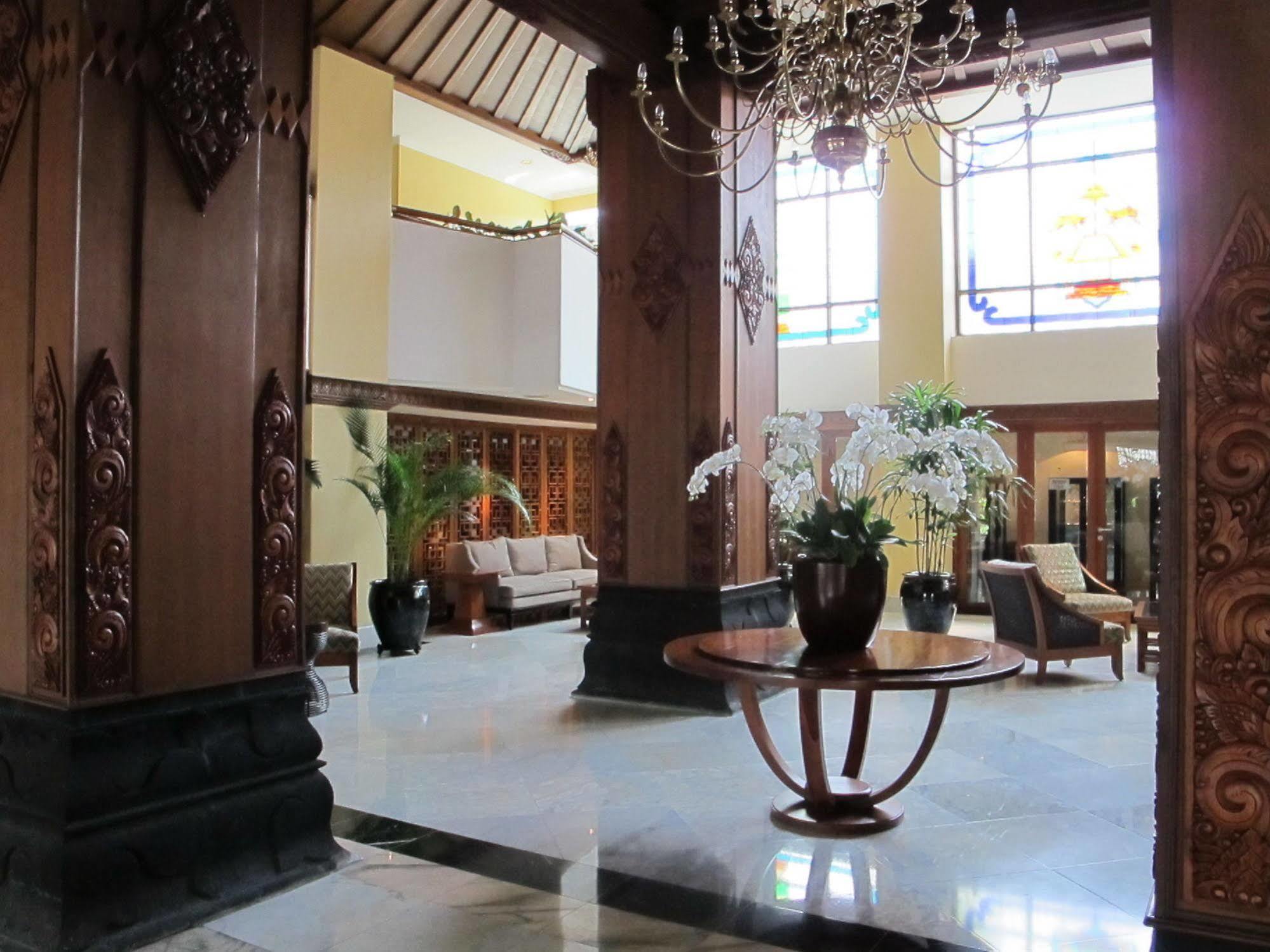 Hotel Mutiara Malioboro Yogyakarta Extérieur photo