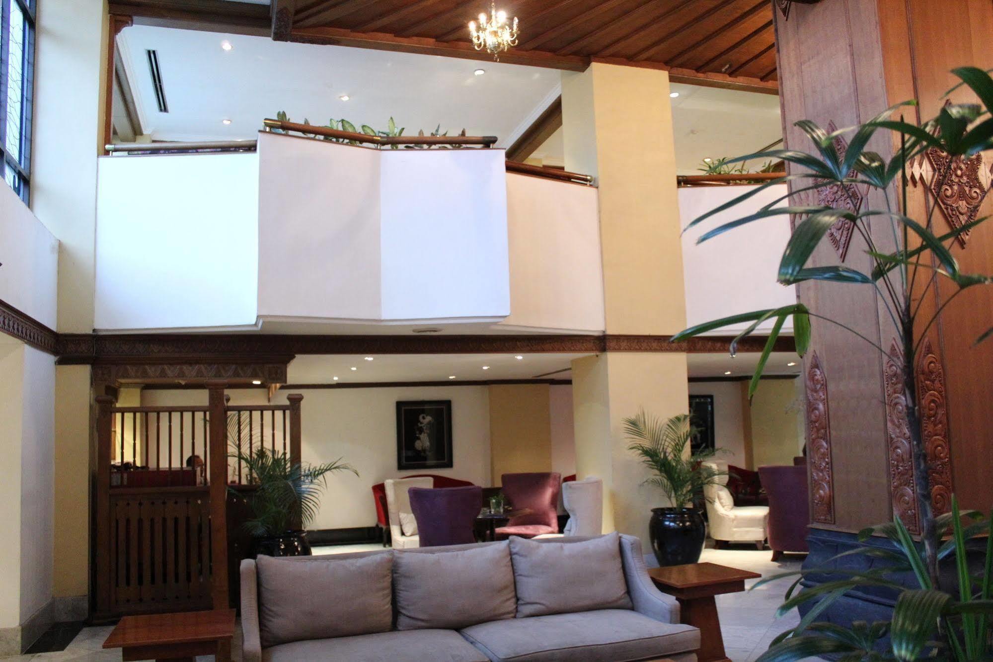Hotel Mutiara Malioboro Yogyakarta Extérieur photo