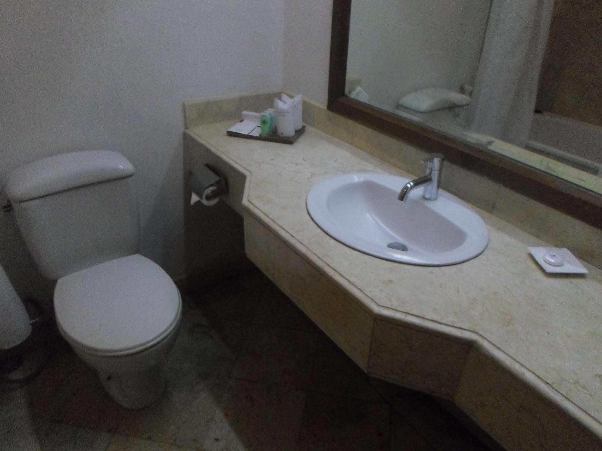 Hotel Mutiara Malioboro Yogyakarta Extérieur photo