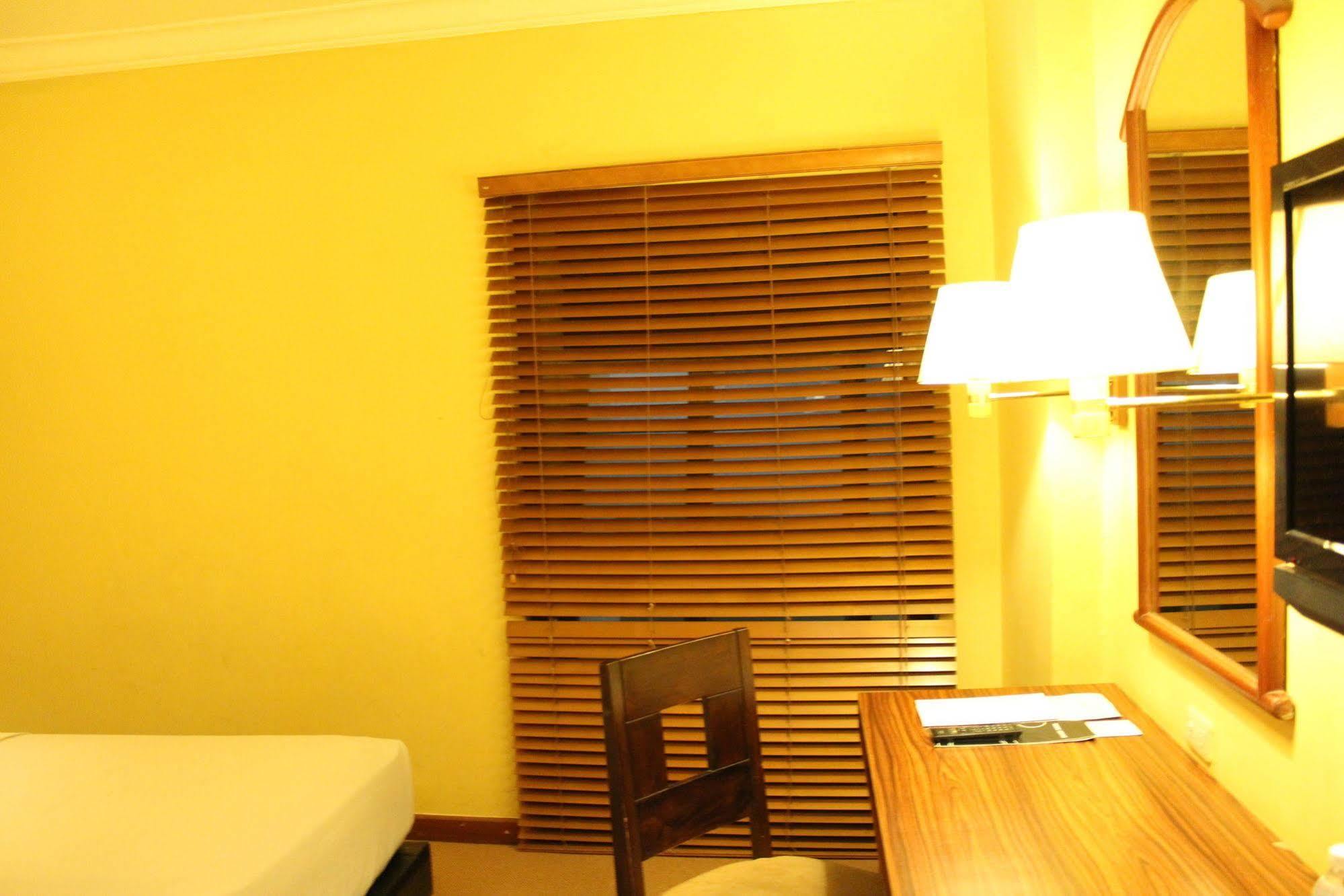 Hotel Mutiara Malioboro Yogyakarta Extérieur photo